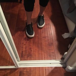 Women’s black Vans size 9